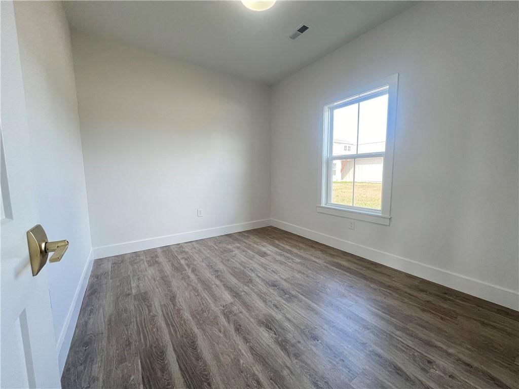 621 Catalpa Street — photo 8