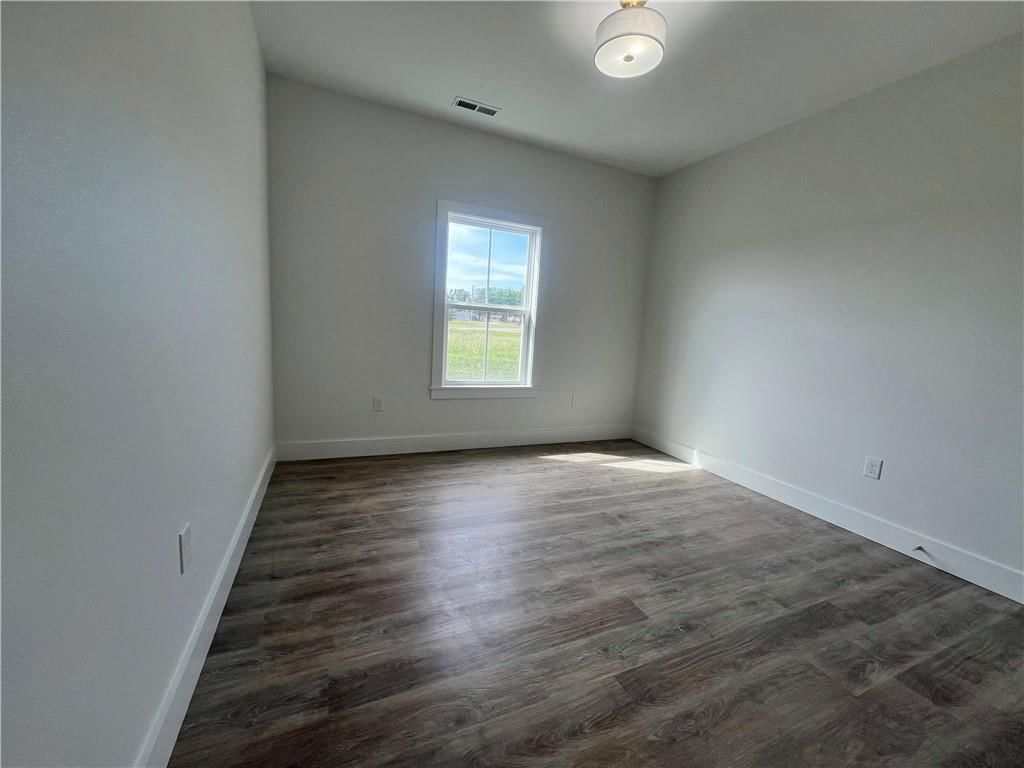 621 Catalpa Street — photo 11
