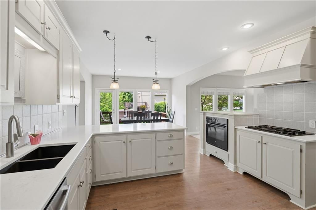 8011 Parkview Drive — photo 13