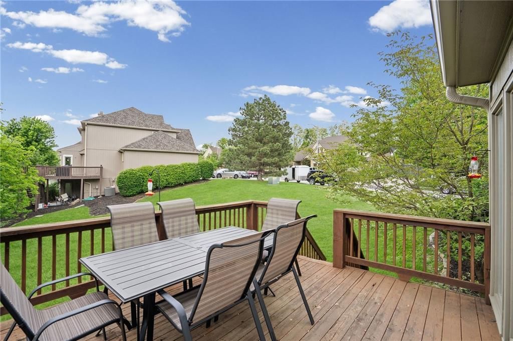 8011 Parkview Drive — photo 16