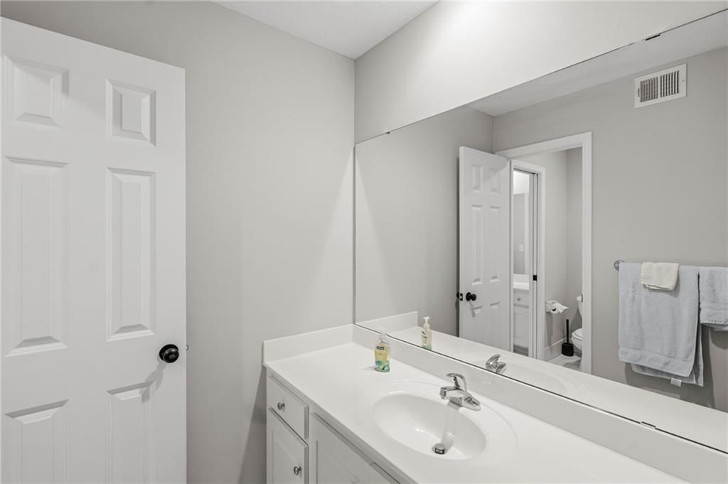 8011 Parkview Drive — photo 42