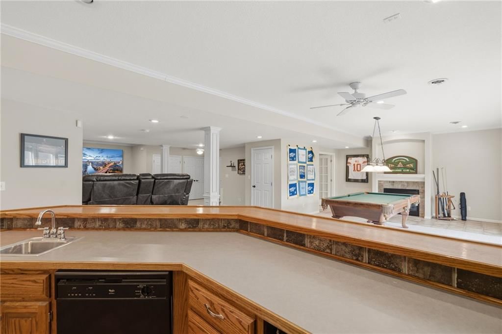 8011 Parkview Drive — photo 49