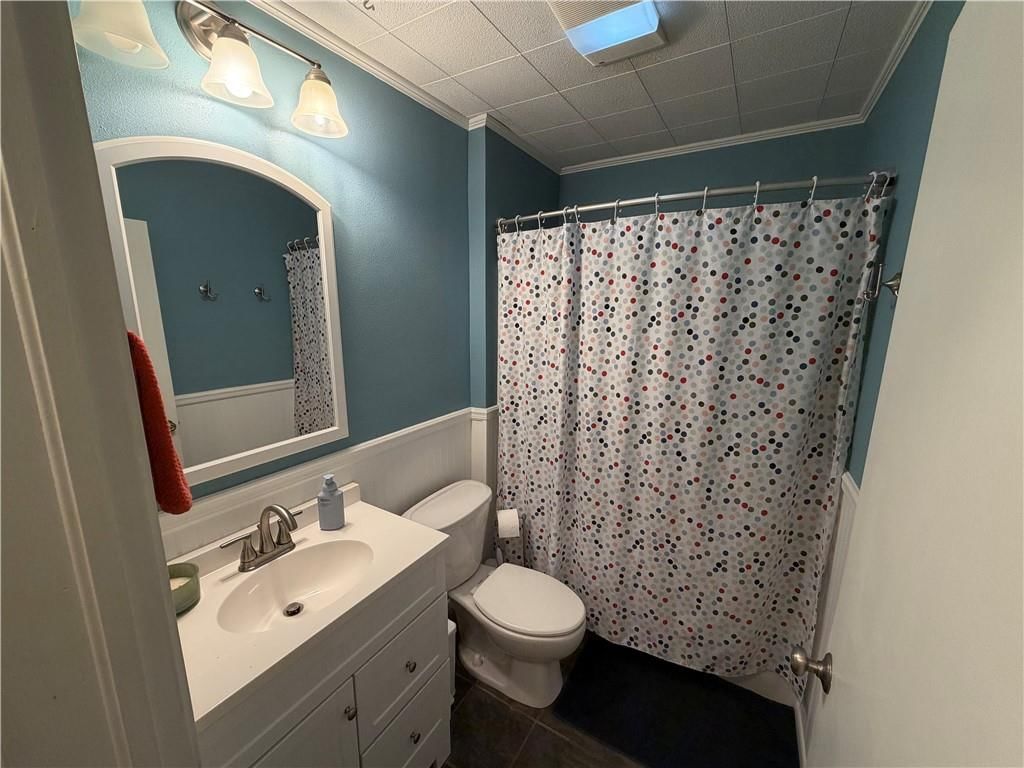 908 E 10th Street — photo 18