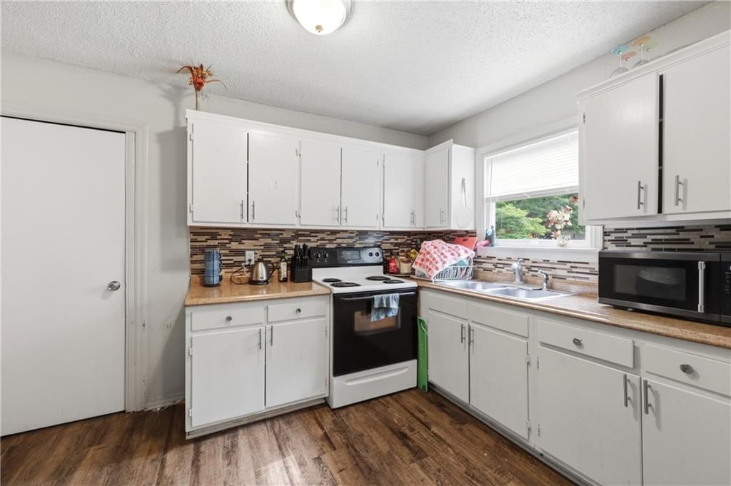 11217 Applewood Drive — photo 10