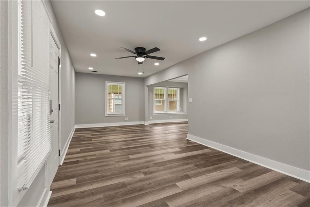 419 N MAIN Street — photo 2