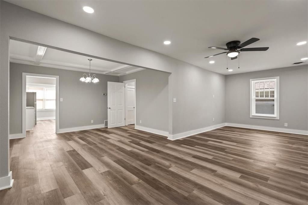 419 N MAIN Street — photo 3