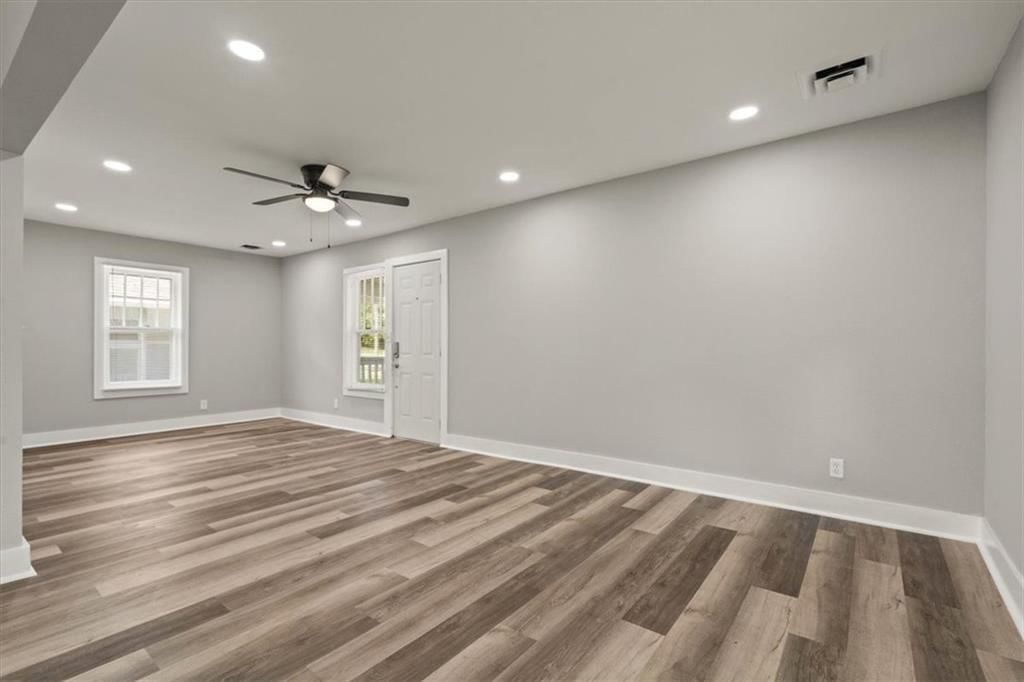419 N MAIN Street — photo 4
