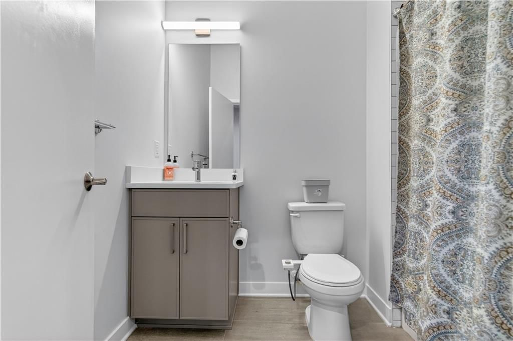 2246 Tracy Avenue — photo 34