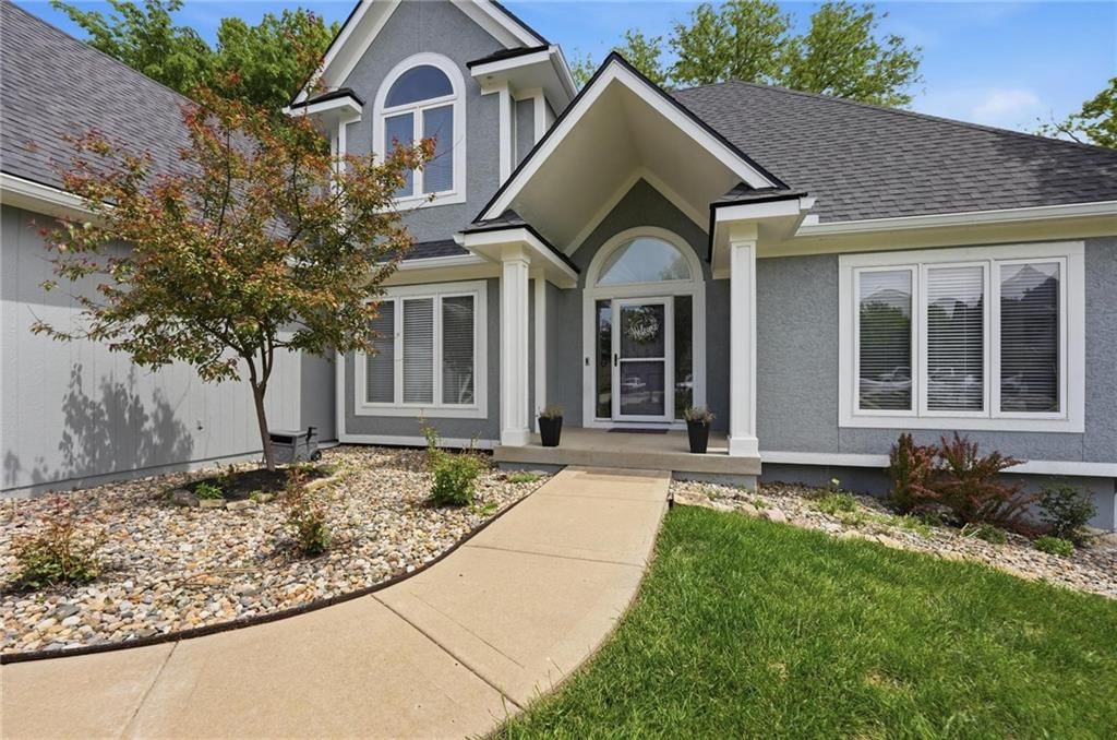 7807 NW Dalton Court — photo 2