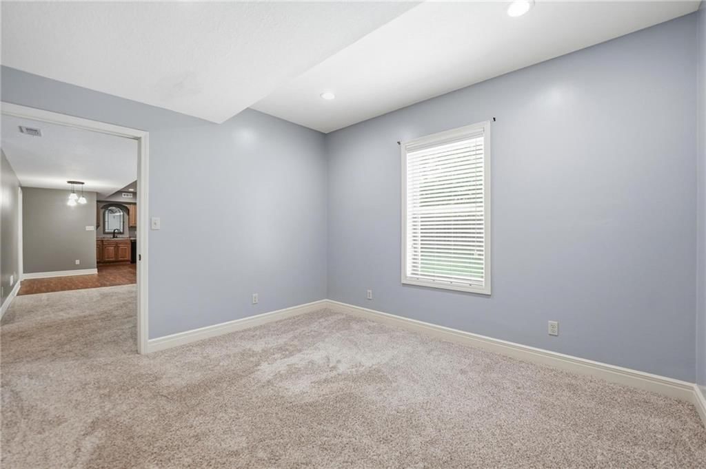 7807 NW Dalton Court — photo 46