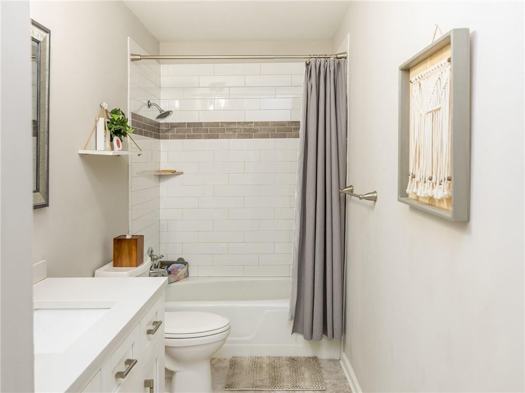10912 NE Madison Avenue — photo 12