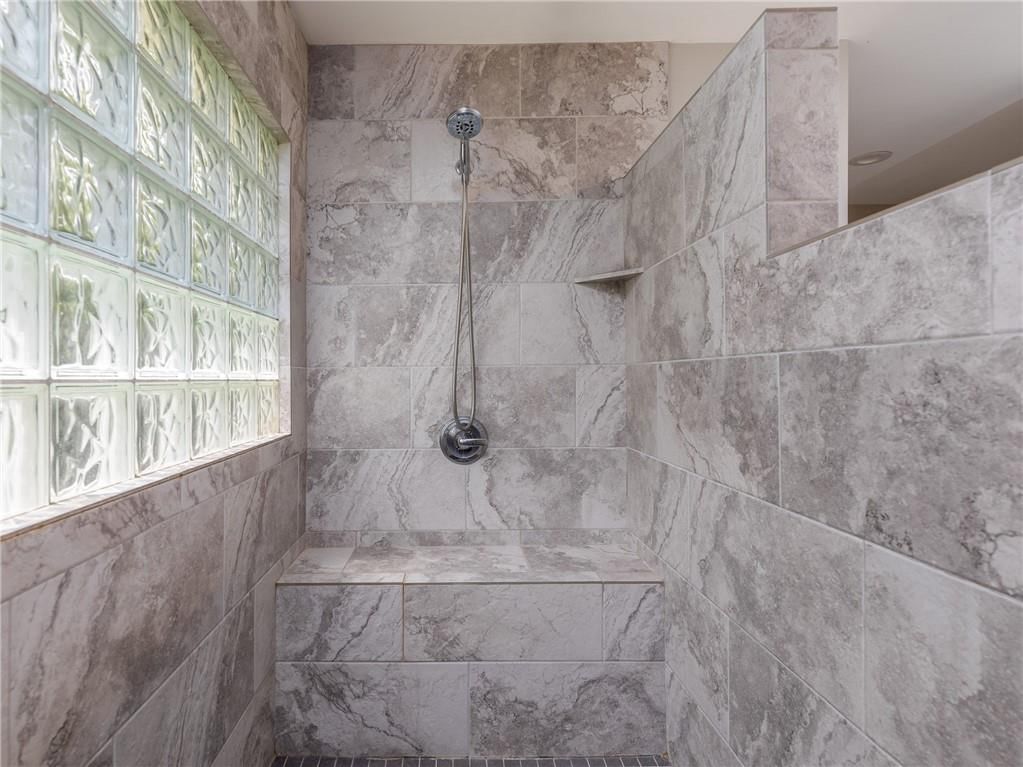 10912 NE Madison Avenue — photo 18