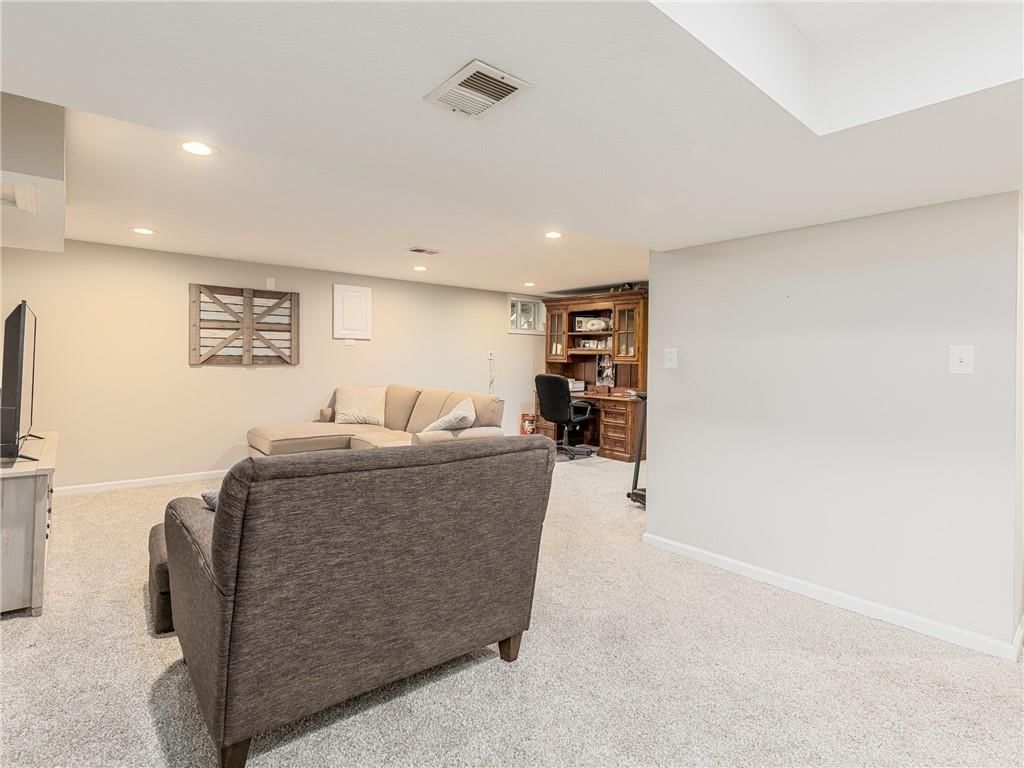 10912 NE Madison Avenue — photo 22
