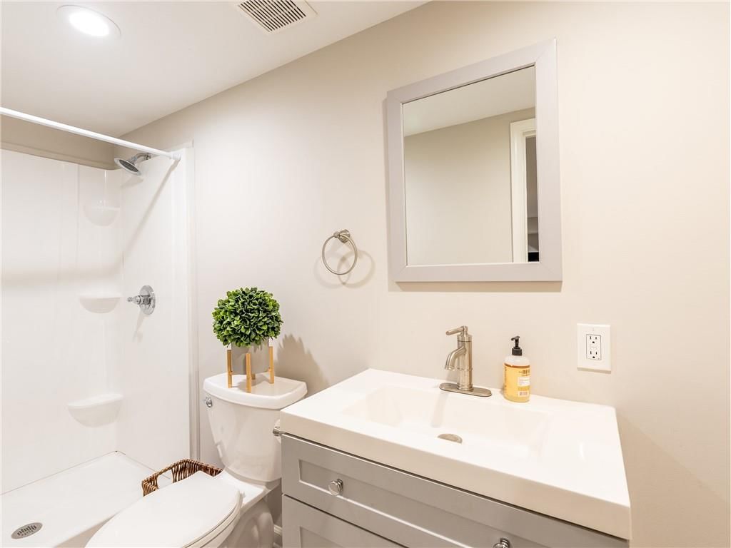 10912 NE Madison Avenue — photo 23