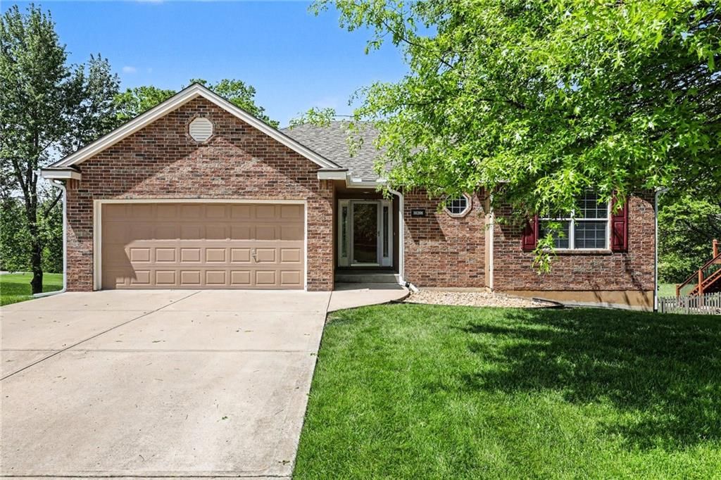 10208 N Spruce Avenue, Kansas City, MO