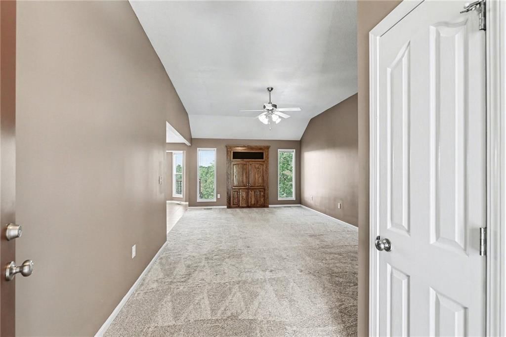 10208 N Spruce Avenue — photo 4