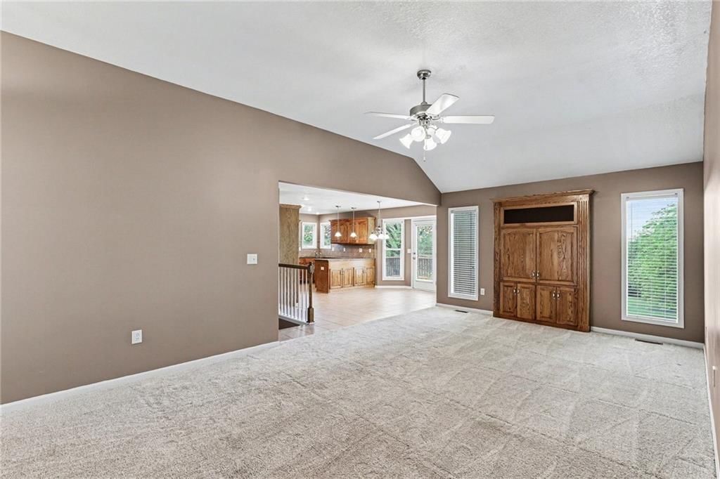 10208 N Spruce Avenue — photo 5