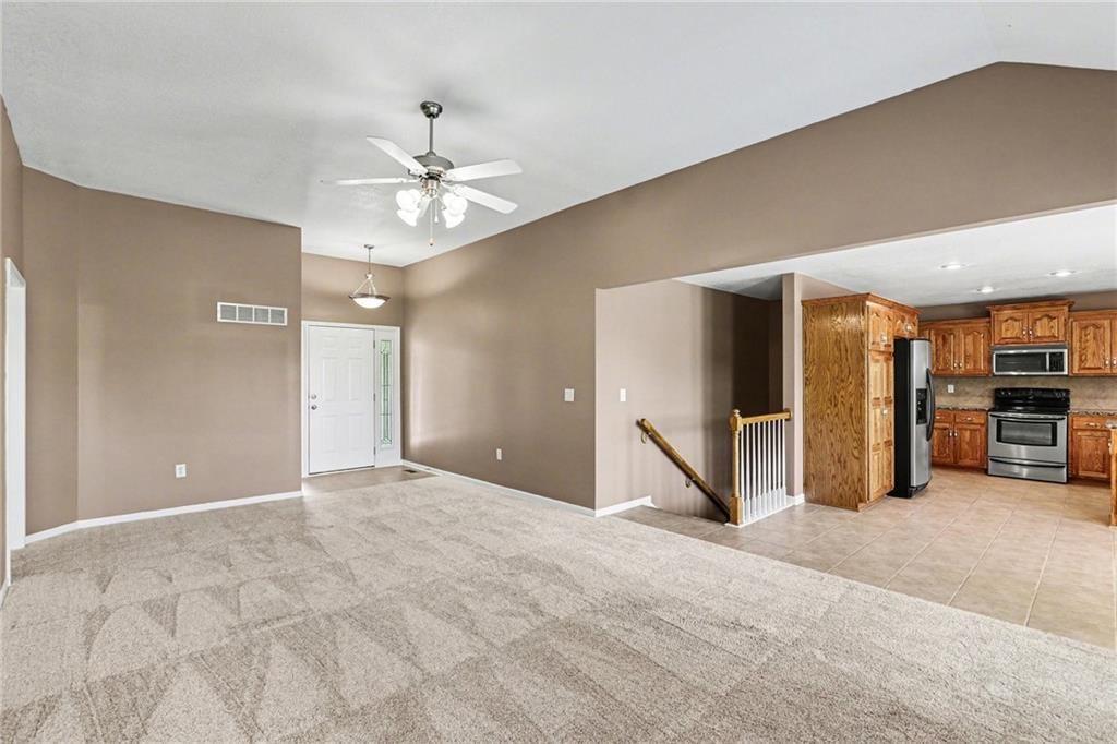 10208 N Spruce Avenue — photo 6