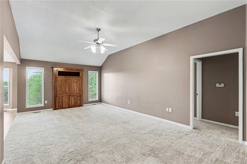 10208 N Spruce Avenue — photo 7