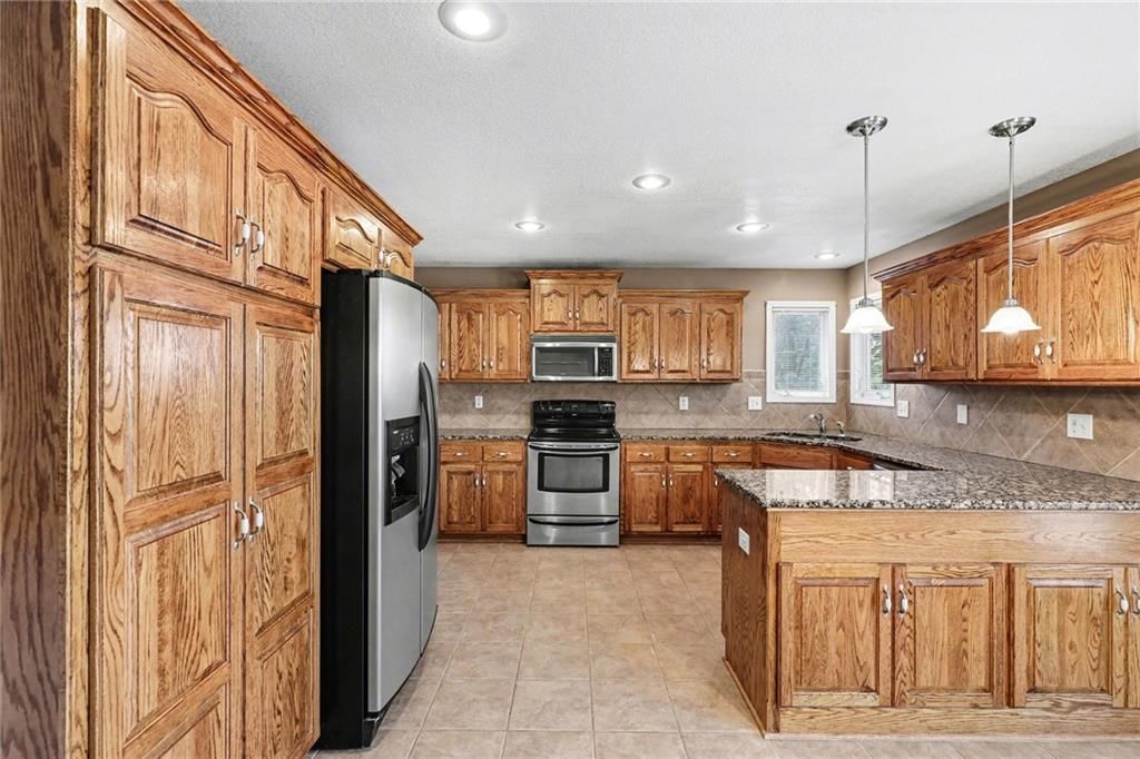 10208 N Spruce Avenue — photo 9