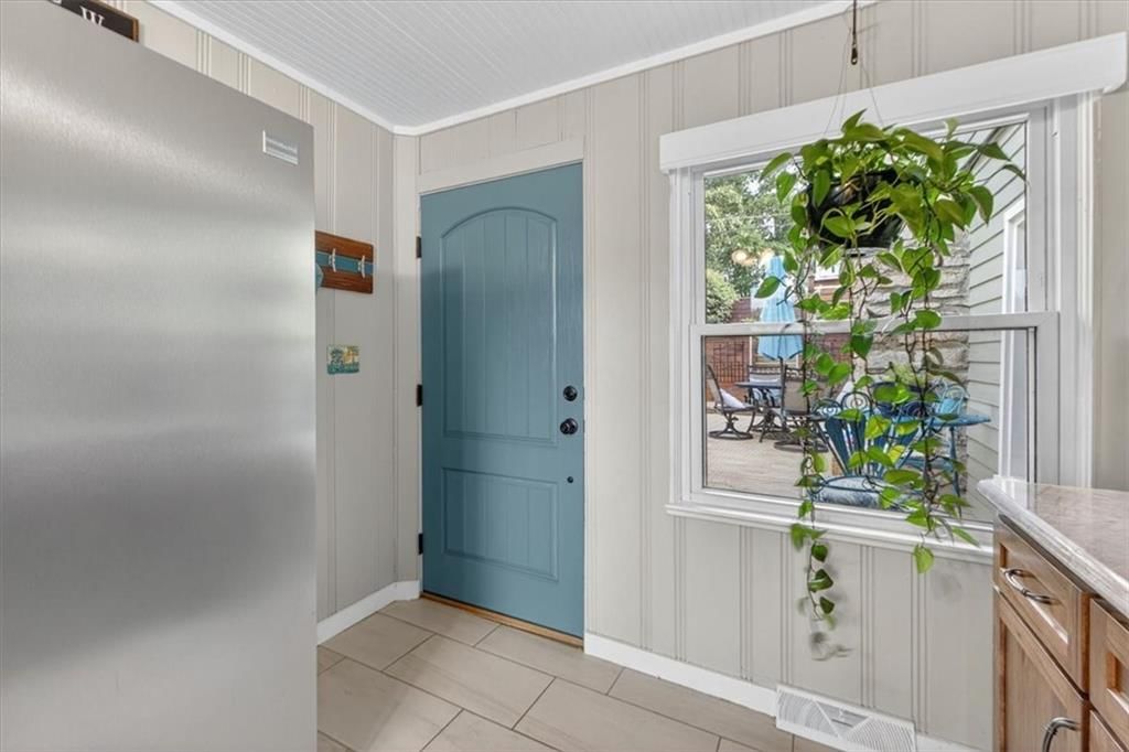 25 Beach Drive — photo 4
