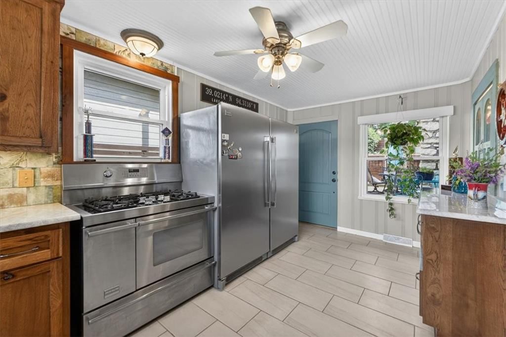 25 Beach Drive — photo 10
