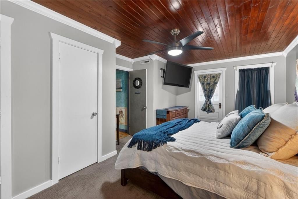 25 Beach Drive — photo 44