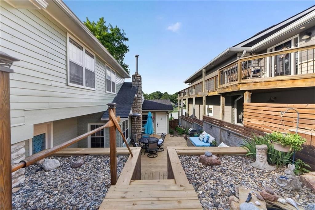25 Beach Drive — photo 64