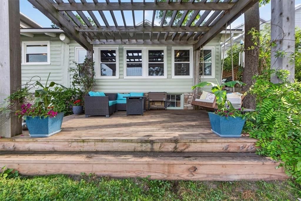25 Beach Drive — photo 66