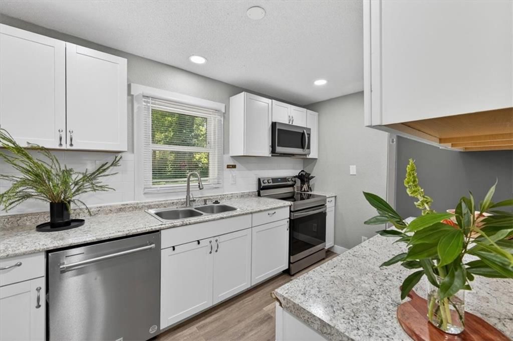 7239 Tracy Avenue — photo 3