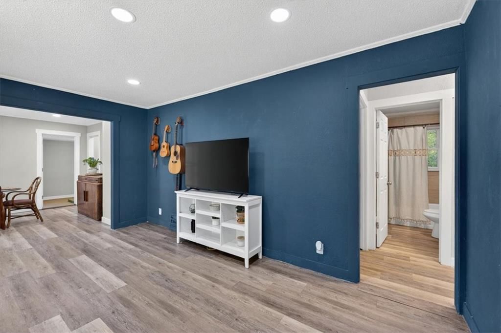 7239 Tracy Avenue — photo 10