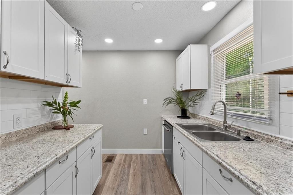 7239 Tracy Avenue — photo 14