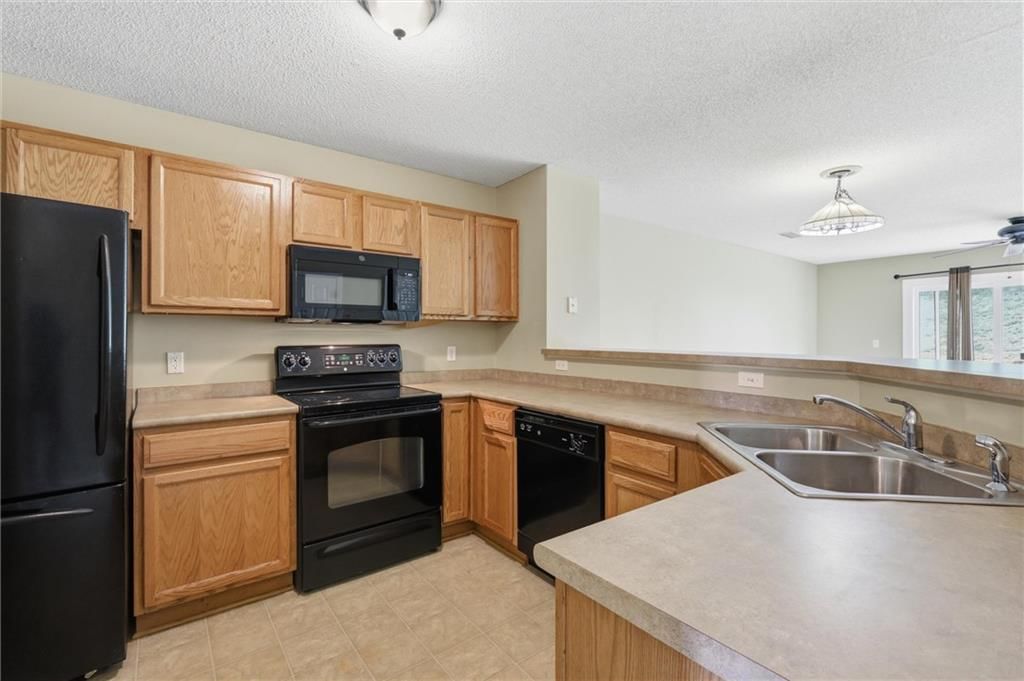 5538 N Fairmount Avenue — photo 6