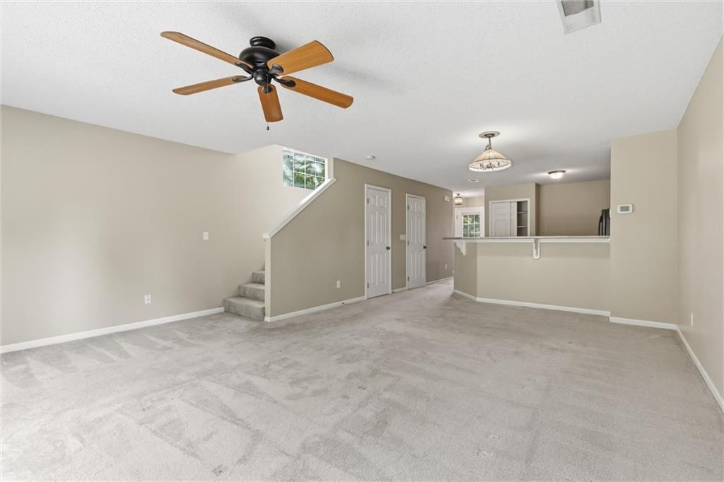 5538 N Fairmount Avenue — photo 11