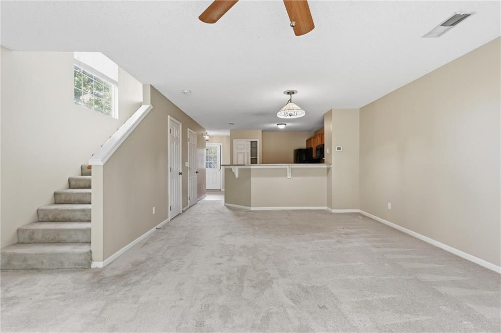 5538 N Fairmount Avenue — photo 13