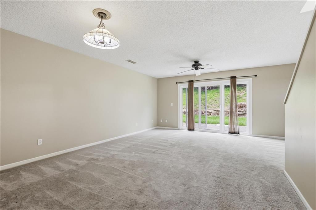 5538 N Fairmount Avenue — photo 14
