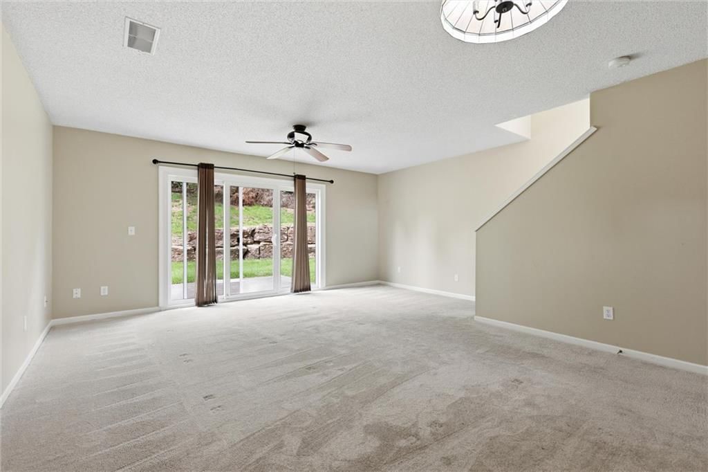5538 N Fairmount Avenue — photo 15