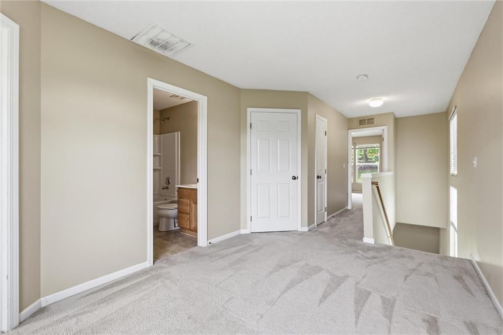 5538 N Fairmount Avenue — photo 17