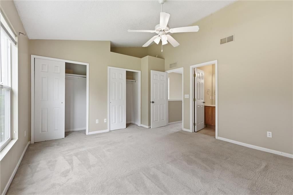 5538 N Fairmount Avenue — photo 21