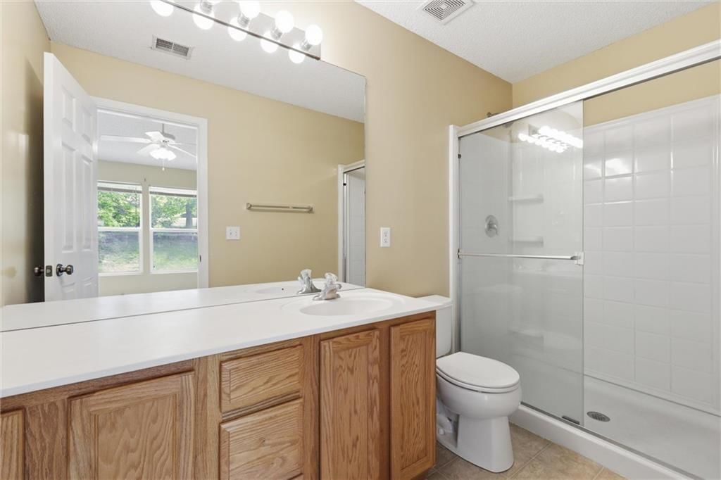 5538 N Fairmount Avenue — photo 22