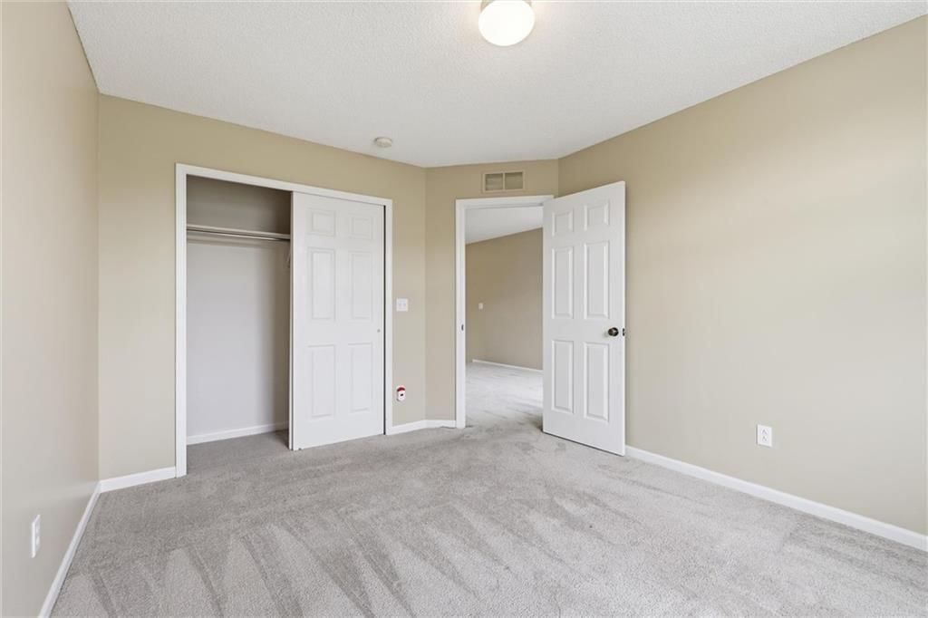 5538 N Fairmount Avenue — photo 24