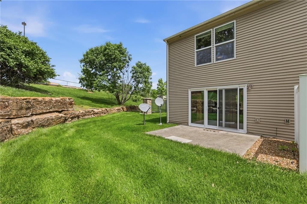 5538 N Fairmount Avenue — photo 27