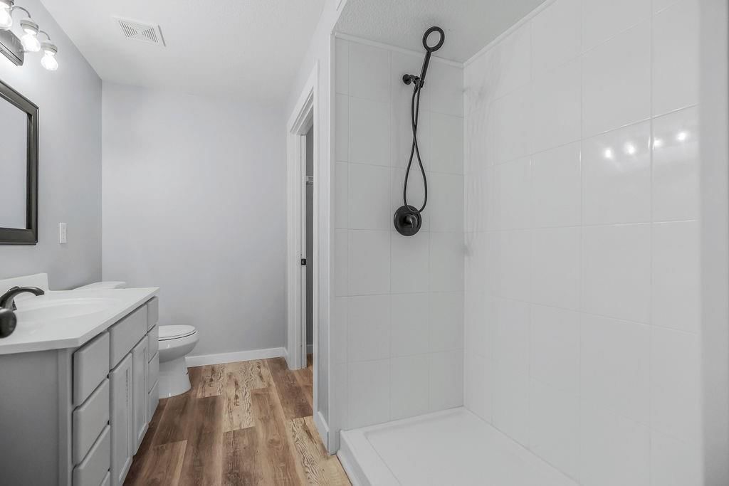 8121 N Lawndale Avenue — photo 14