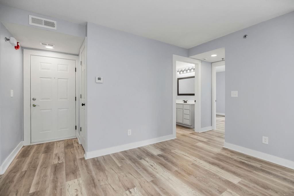 8121 N Lawndale Avenue — photo 15