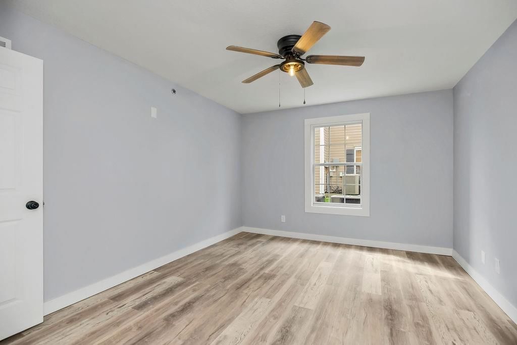 8121 N Lawndale Avenue — photo 17