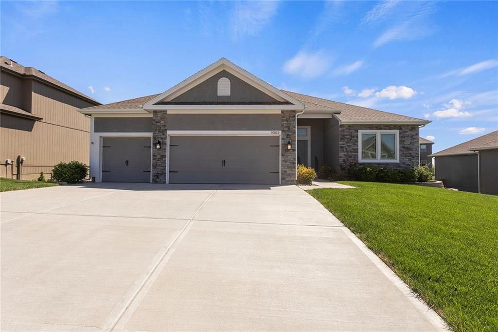 10823 N Corrington Avenue — photo 1