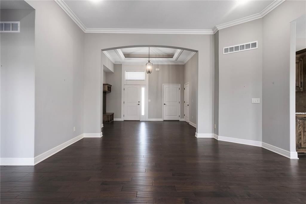 10823 N Corrington Avenue — photo 4