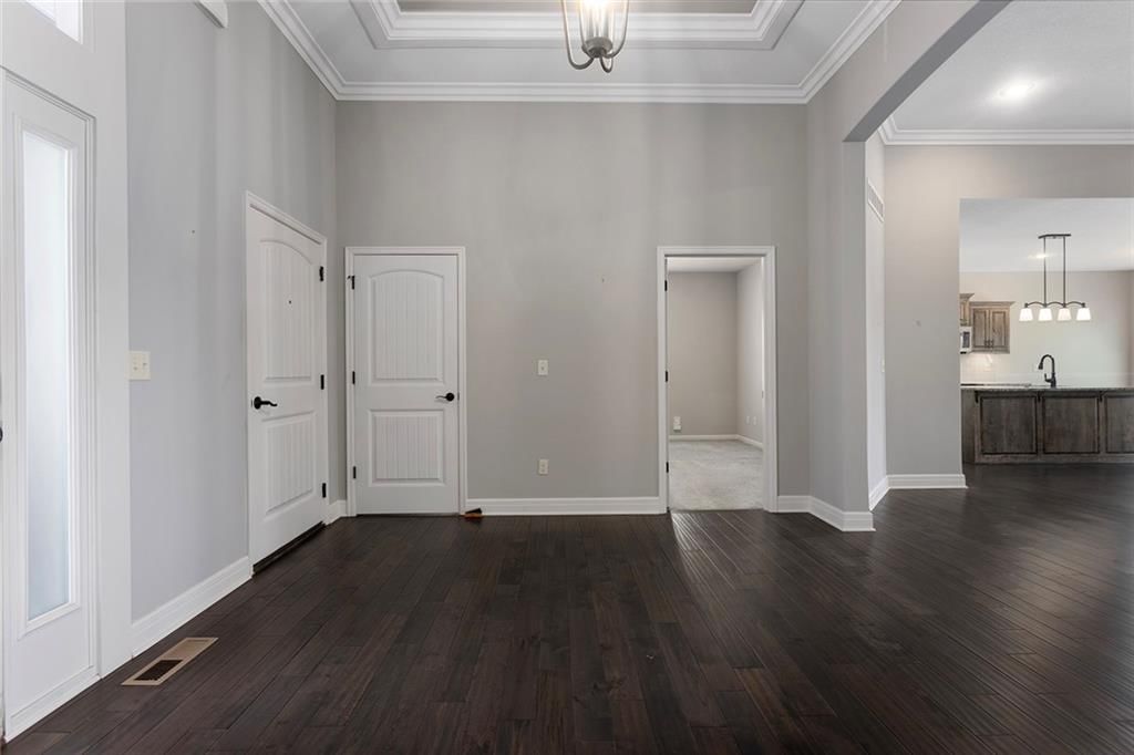 10823 N Corrington Avenue — photo 7