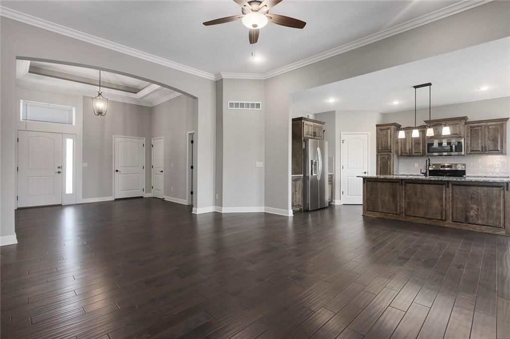 10823 N Corrington Avenue — photo 8