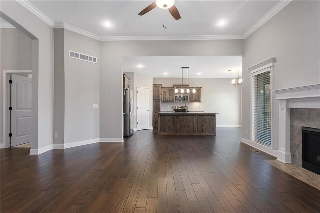 10823 N Corrington Avenue — photo 9